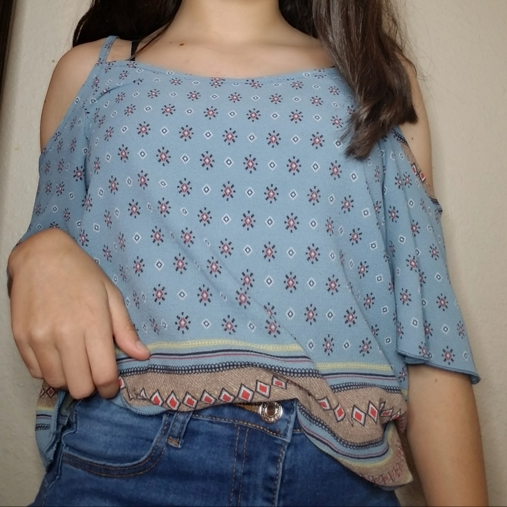 Open shoulder top